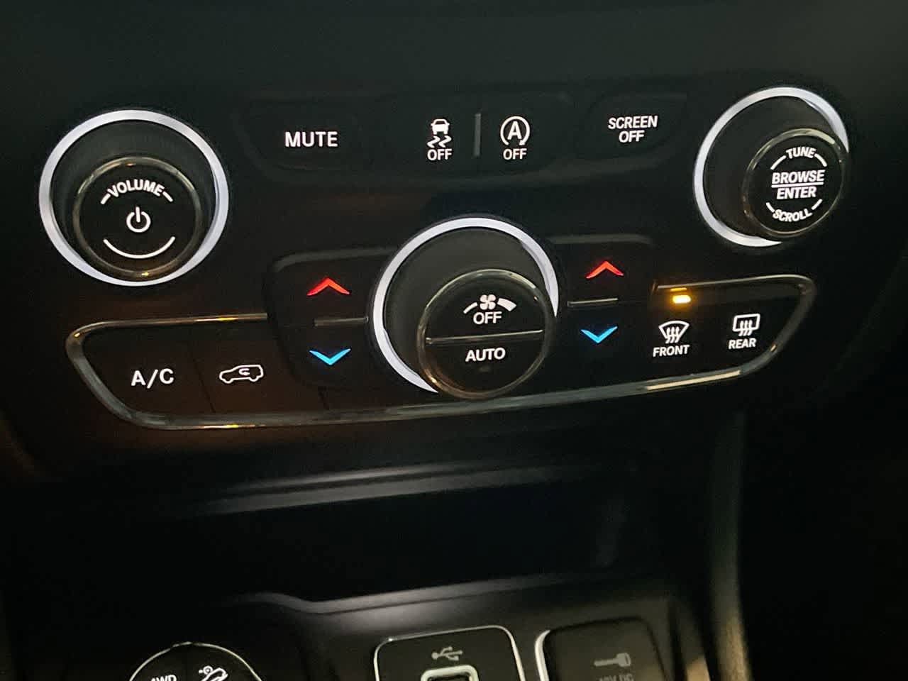 Thumbnail: 2019 Jeep Cherokee - 19