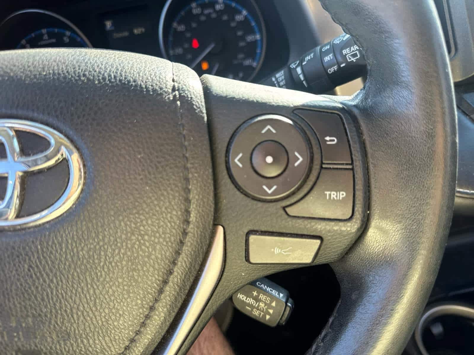 Thumbnail: 2018 Toyota RAV4 - 47