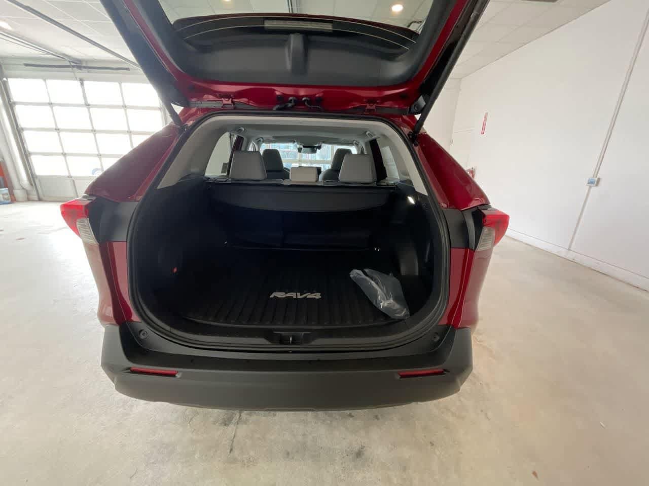 Thumbnail: 2025 Toyota RAV4 - 24