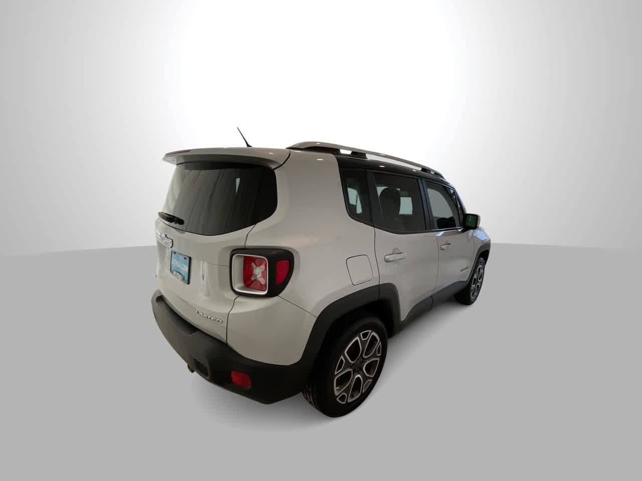 Thumbnail: 2017 Jeep Renegade - 8