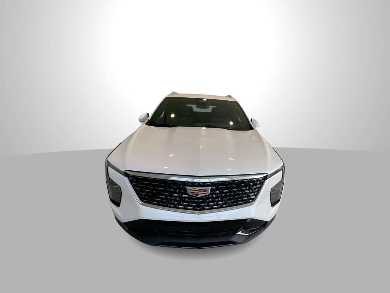 Thumbnail: 2024 Cadillac XT4 - 3