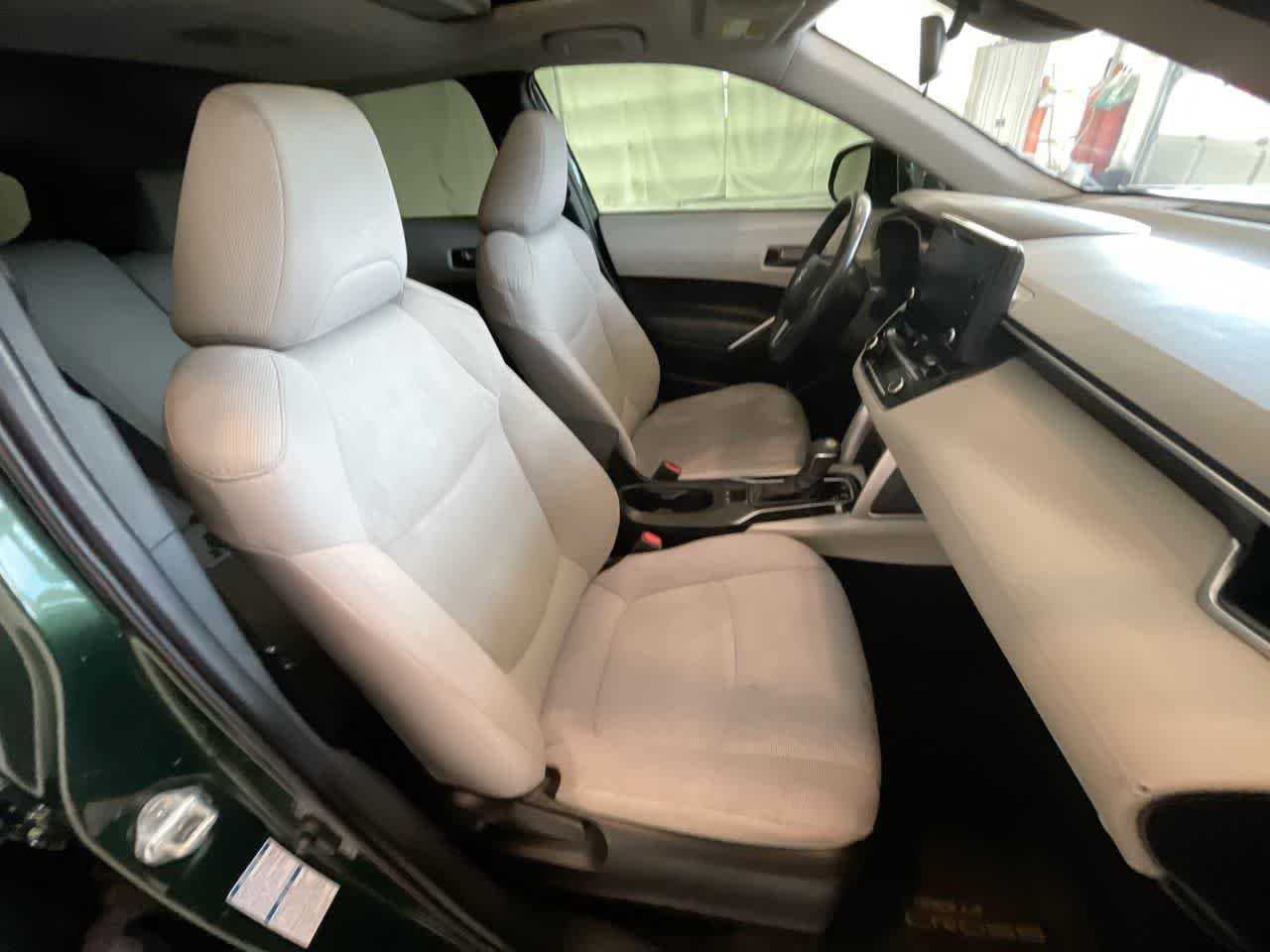 Thumbnail: 2022 Toyota Corolla Cross - 25