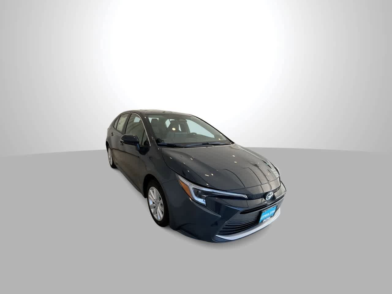 2025 Toyota Corolla Hybrid XLE photo 2