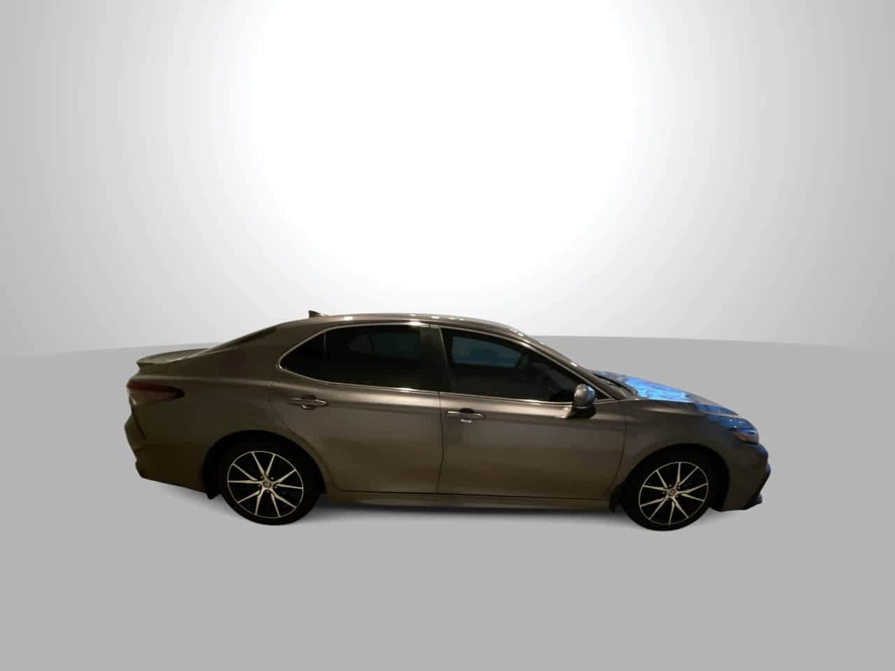 Thumbnail: 2022 Toyota Camry - 9