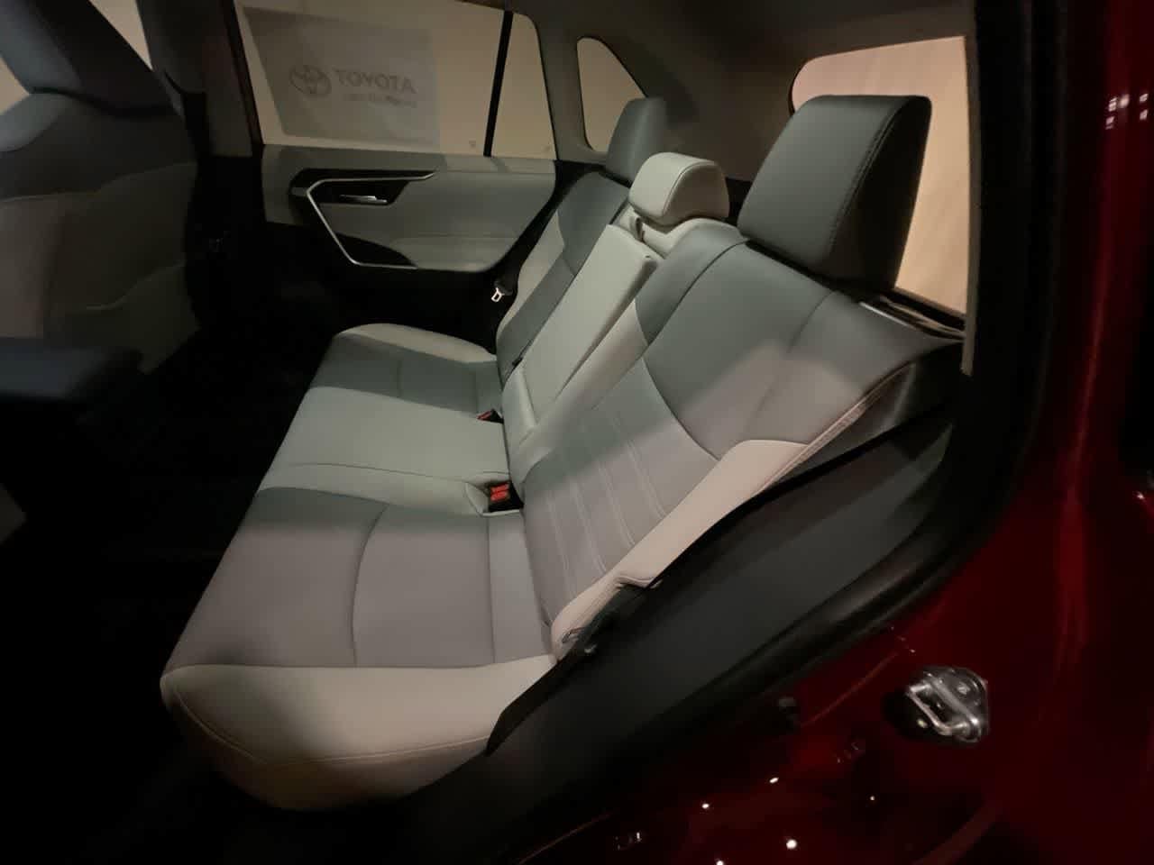 Thumbnail: 2025 Toyota RAV4 - 23