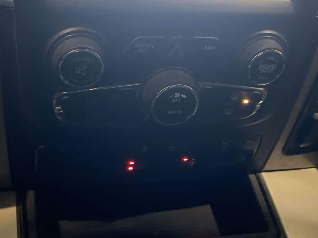 Thumbnail: 2019 RAM 1500 Classic - 19