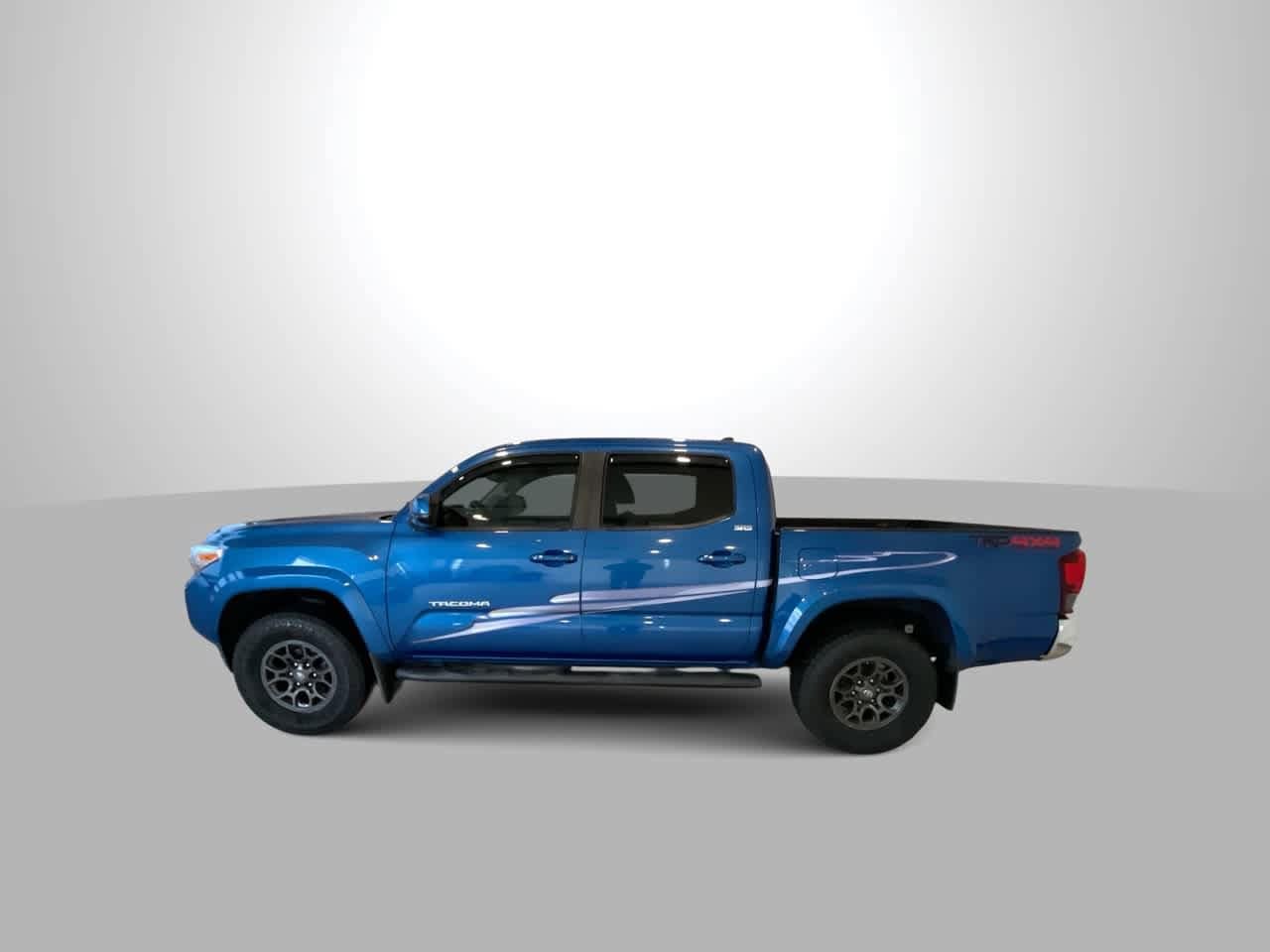 Thumbnail: 2018 Toyota Tacoma - 5