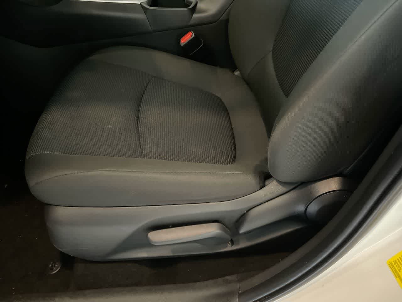 Thumbnail: 2025 Toyota RAV4 - 12