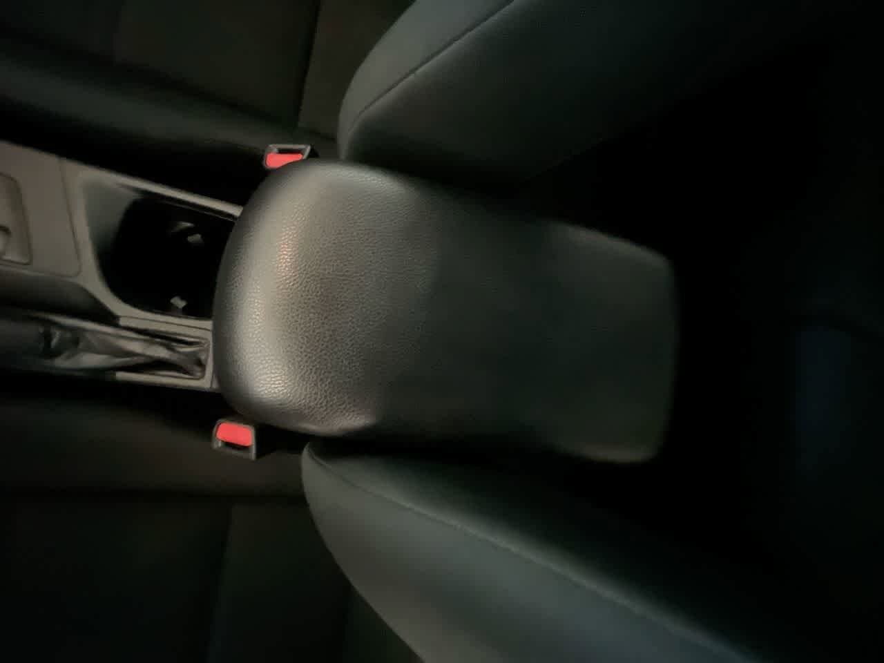 Thumbnail: 2018 Toyota RAV4 - 20