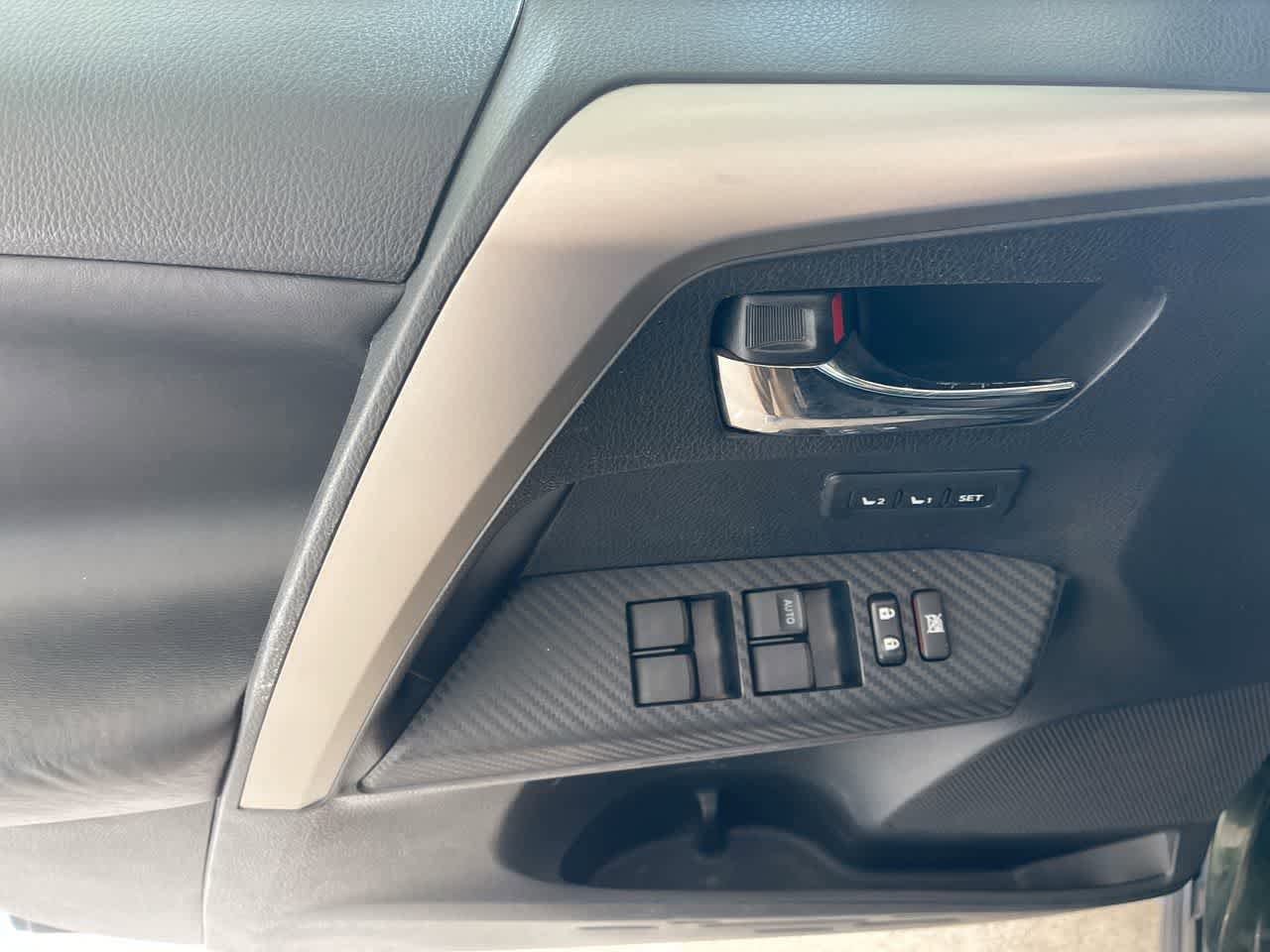 Thumbnail: 2013 Toyota RAV4 - 13