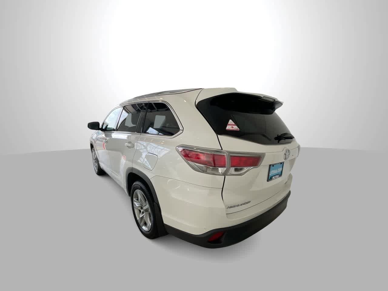 Thumbnail: 2014 Toyota Highlander - 6