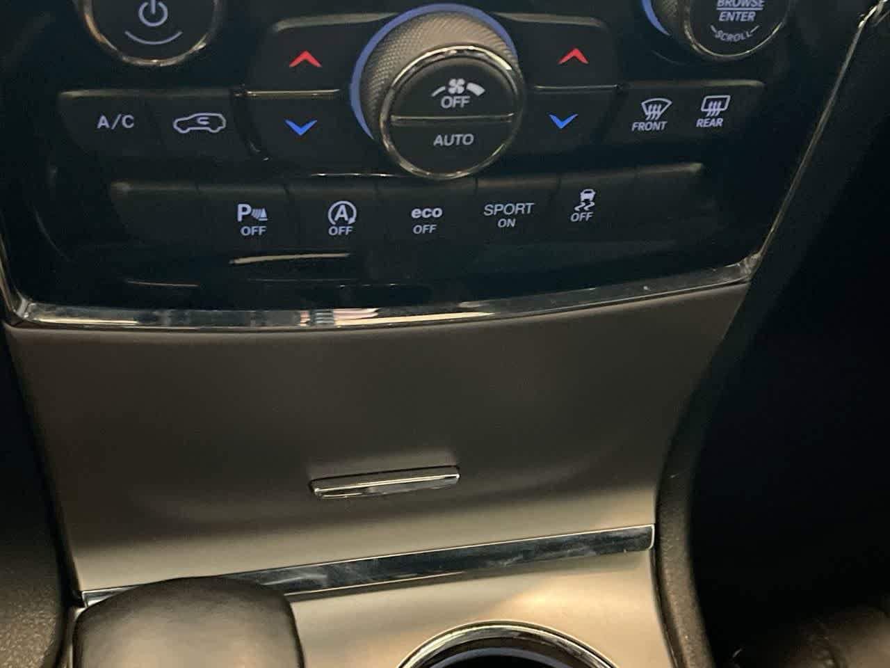 Thumbnail: 2021 Jeep Grand Cherokee - 19