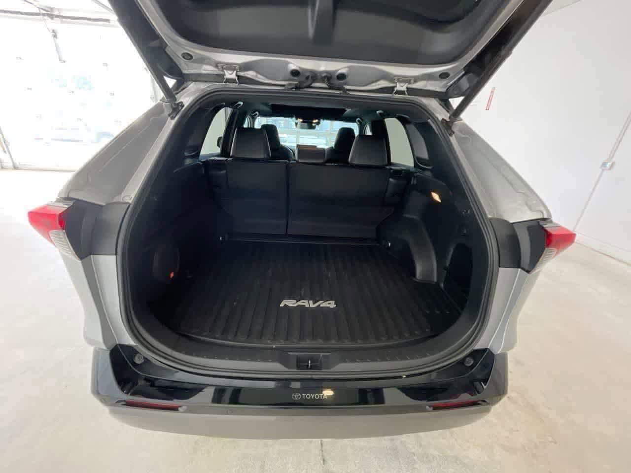 Thumbnail: 2021 Toyota RAV4 - 19