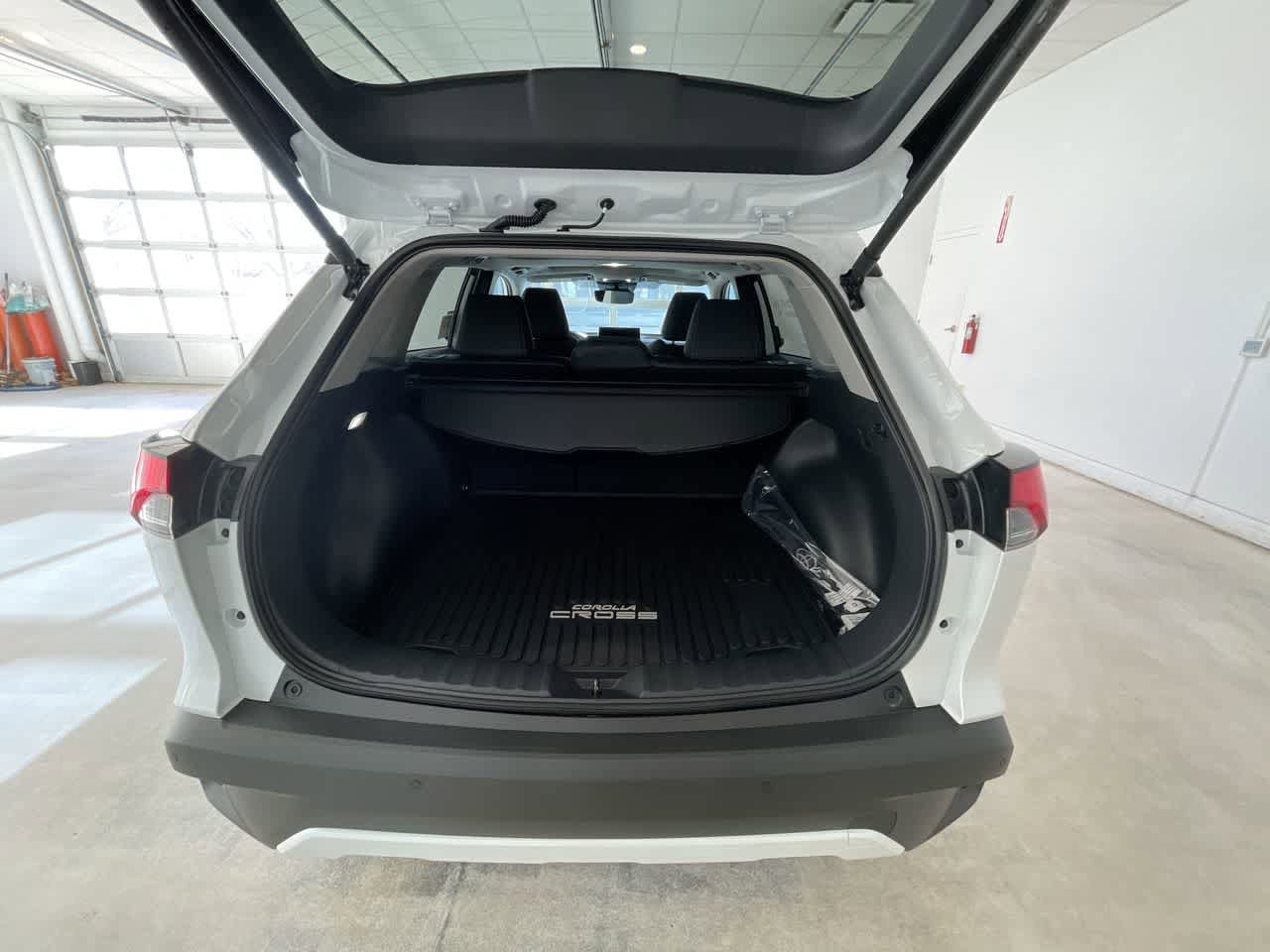 Thumbnail: 2026 Toyota Corolla Cross - 24