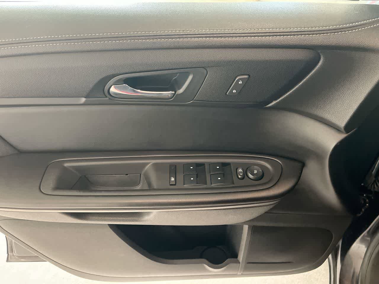 Thumbnail: 2016 Chevrolet Traverse - 13