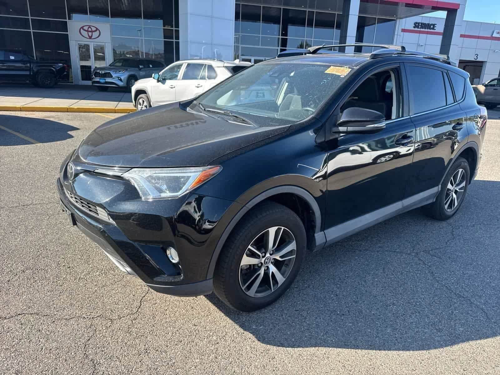 Thumbnail: 2018 Toyota RAV4 - 4