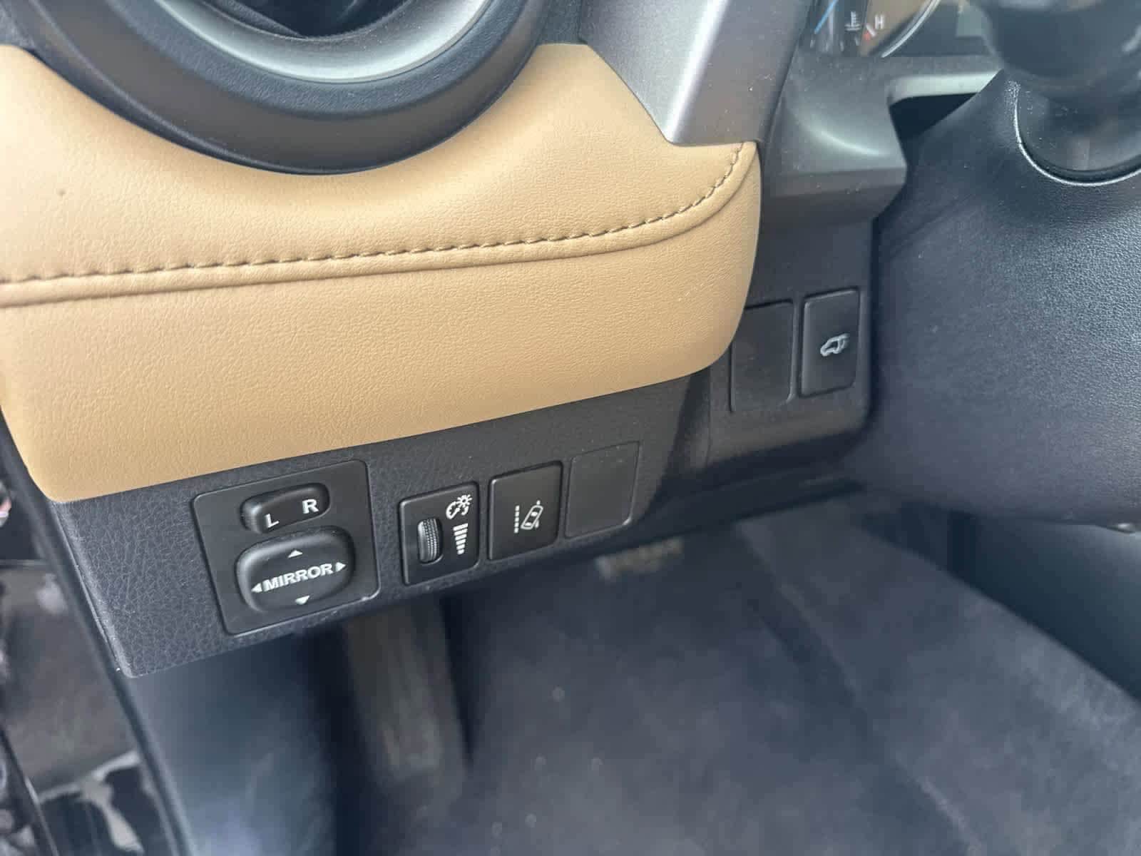 Thumbnail: 2016 Toyota RAV4 - 38