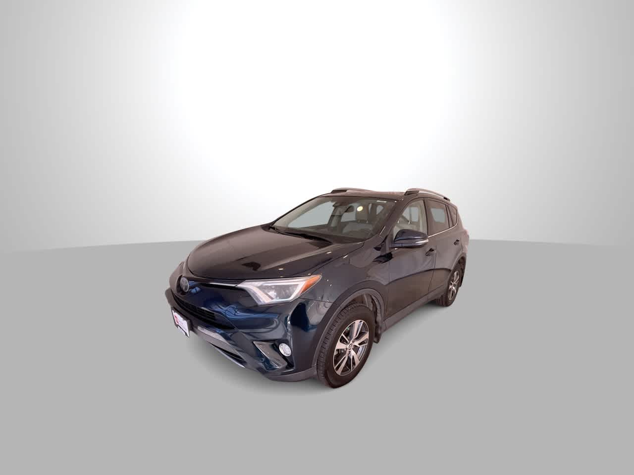 Thumbnail: 2018 Toyota RAV4 - 4