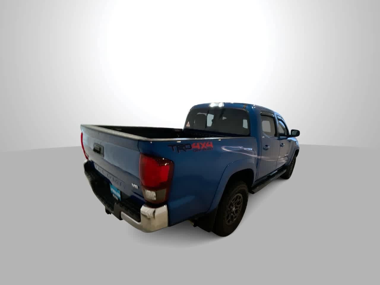 Thumbnail: 2018 Toyota Tacoma - 8