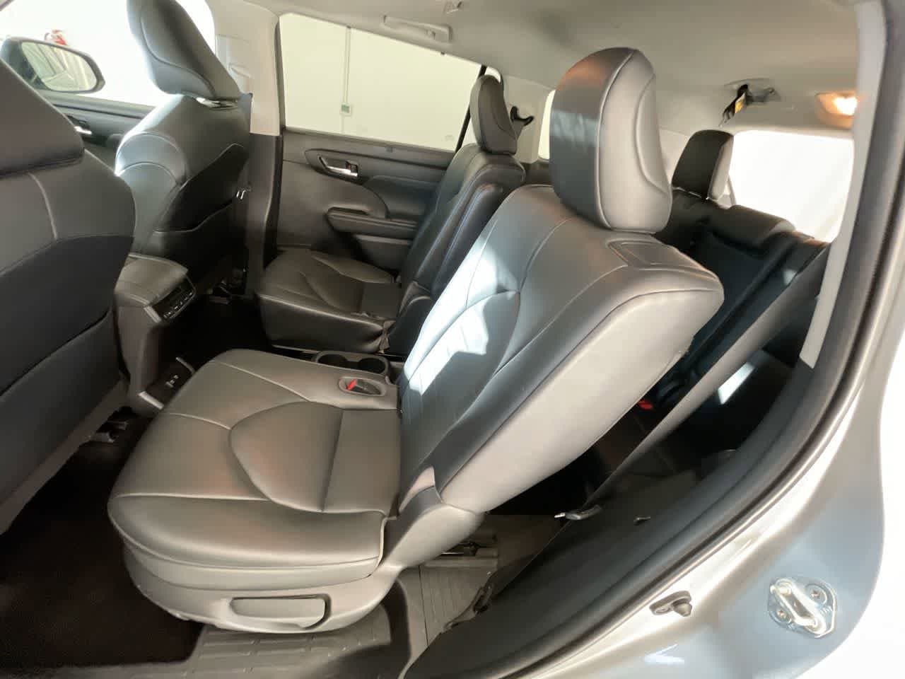 2021 Toyota Highlander XLE 22
