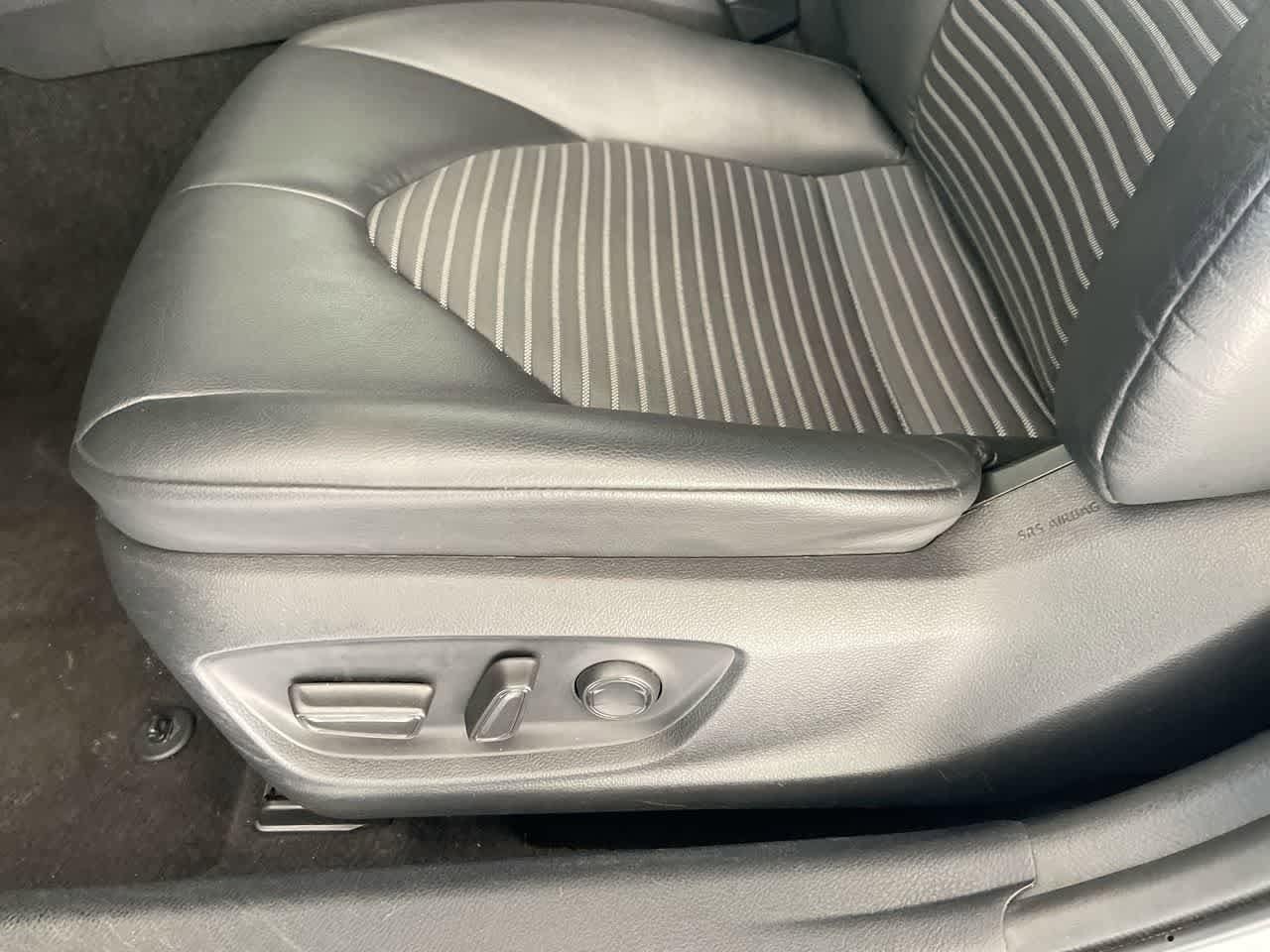 Thumbnail: 2023 Toyota Camry - 12