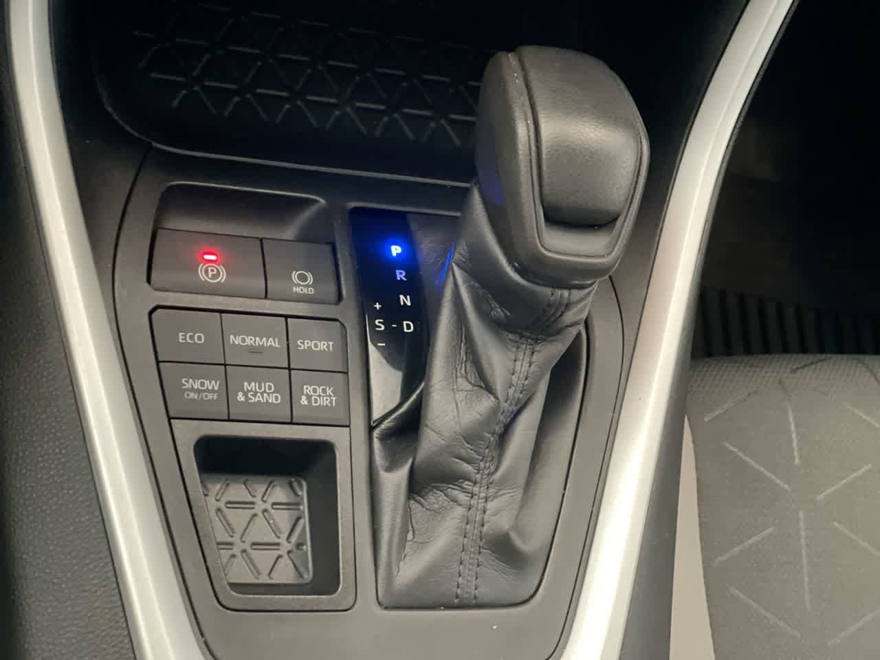 Thumbnail: 2021 Toyota RAV4 - 20