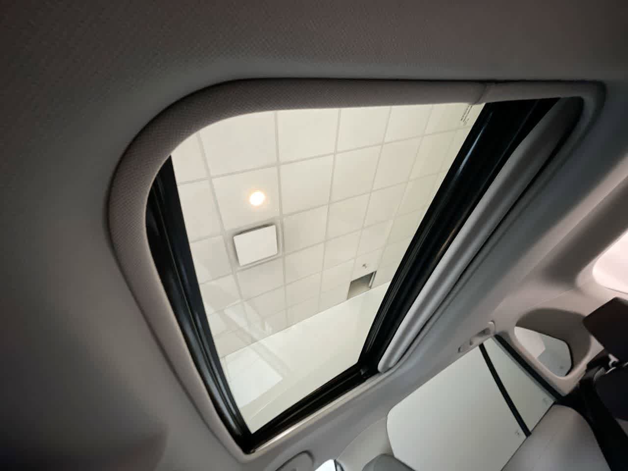 Thumbnail: 2021 Toyota RAV4 - 22