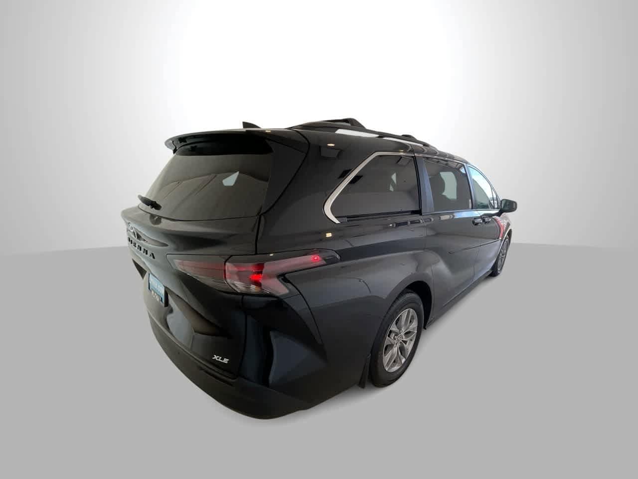 Thumbnail: 2025 Toyota Sienna - 8