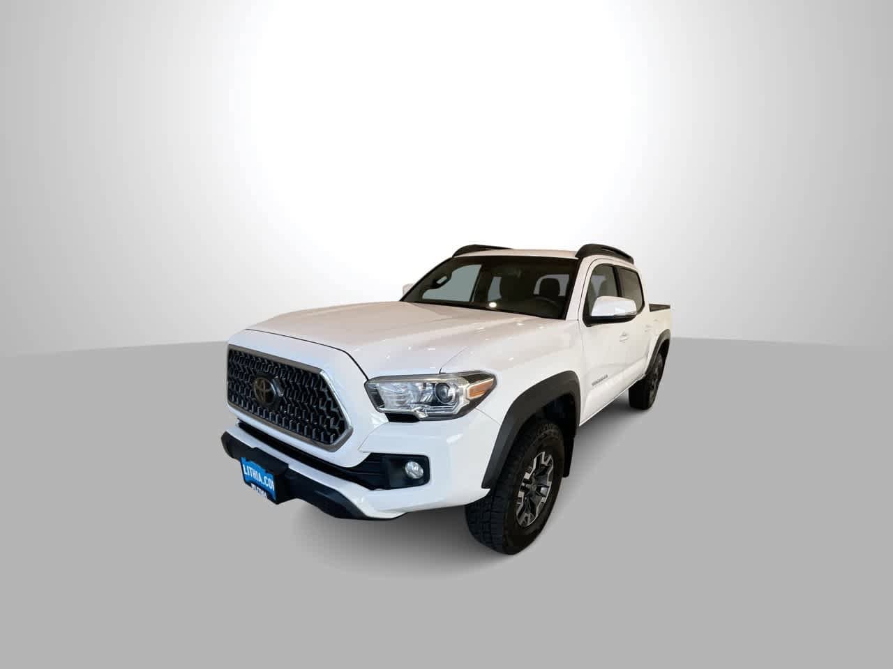 Thumbnail: 2018 Toyota Tacoma - 4