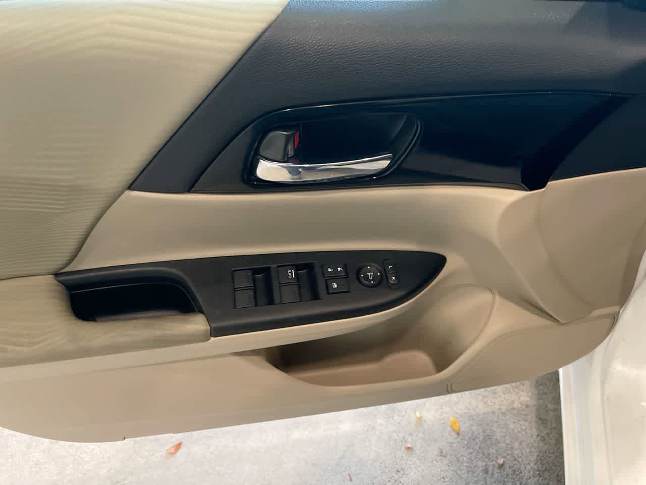 Thumbnail: 2016 Honda Accord - 13