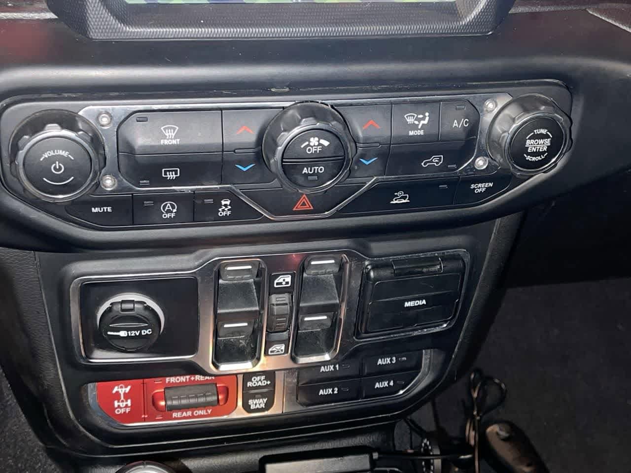 Thumbnail: 2020 Jeep Gladiator - 19