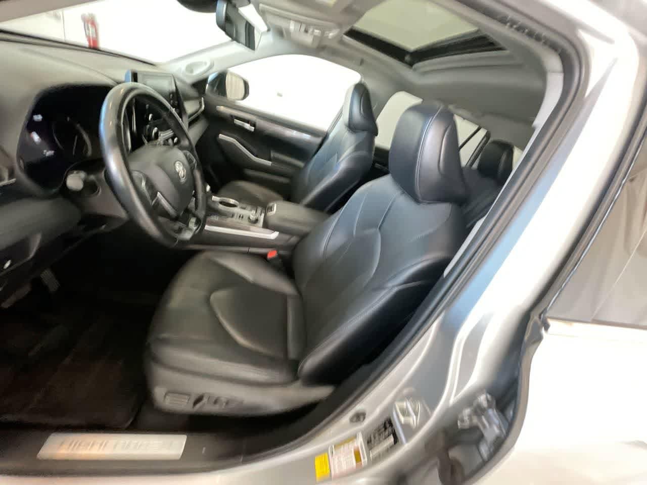 Thumbnail: 2021 Toyota Highlander - 11