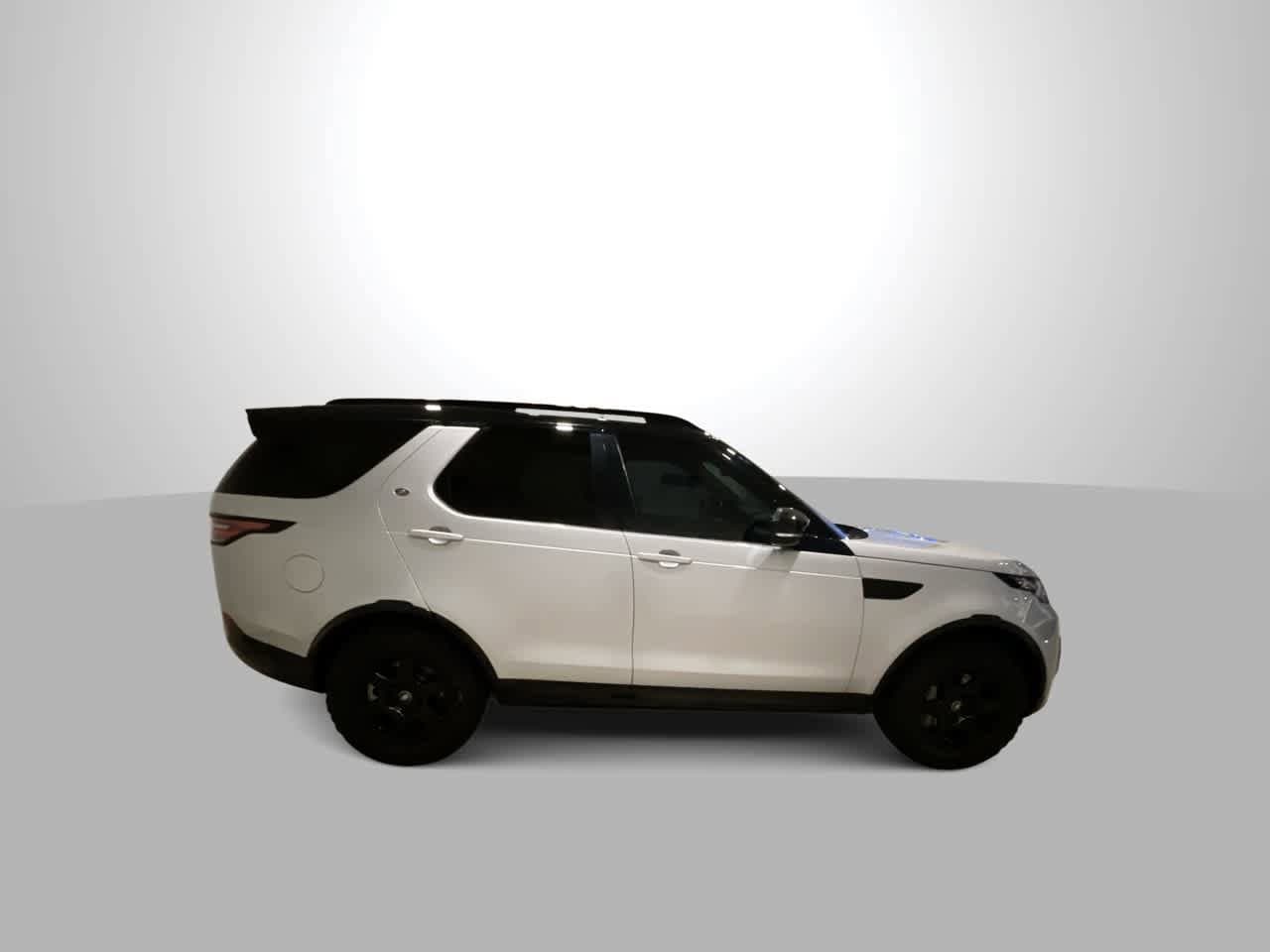 Thumbnail: 2020 Land Rover Discovery - 9