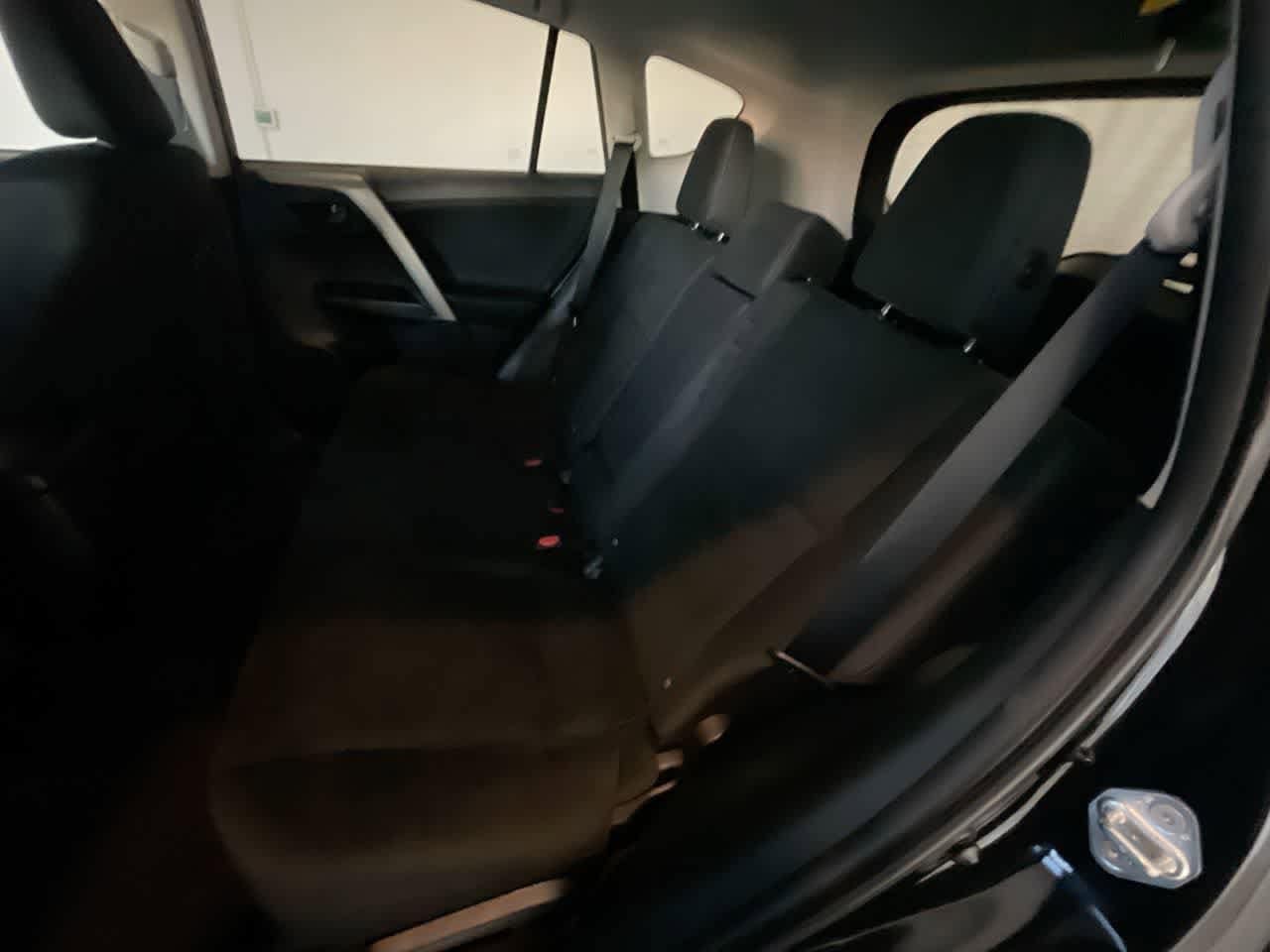 Thumbnail: 2016 Toyota RAV4 - 21