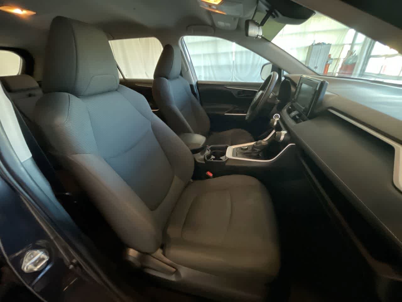 Thumbnail: 2020 Toyota RAV4 - 24