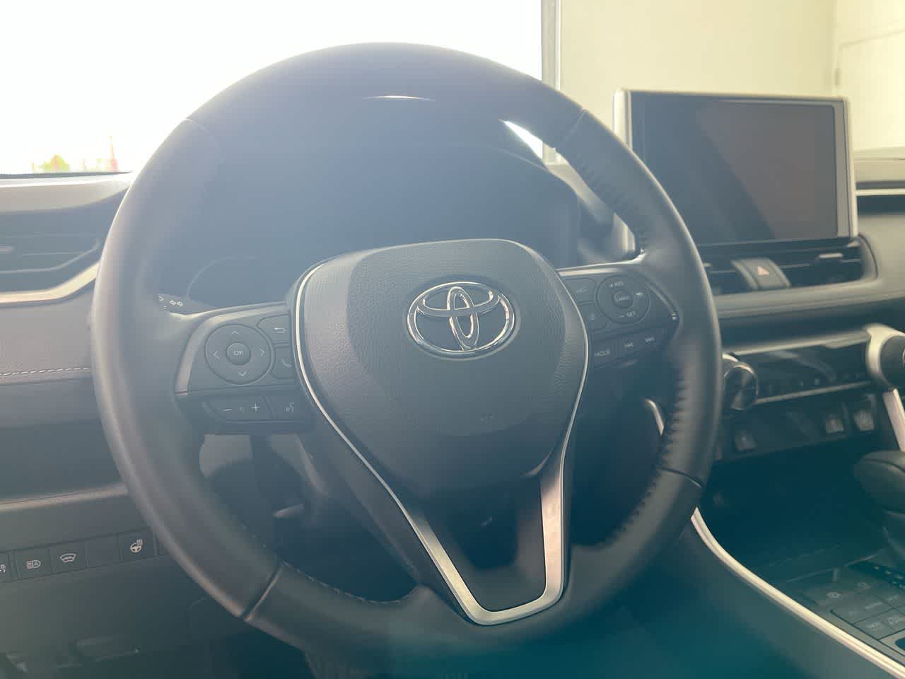 Thumbnail: 2025 Toyota RAV4 - 14