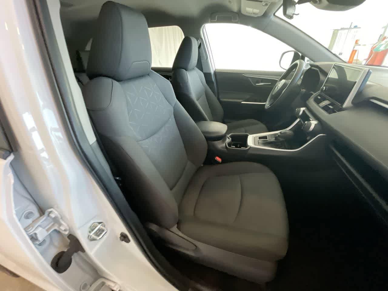 Thumbnail: 2025 Toyota RAV4 - 24