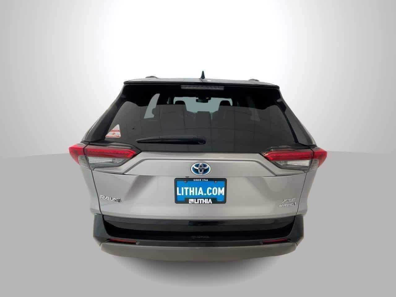 Thumbnail: 2021 Toyota RAV4 - 7