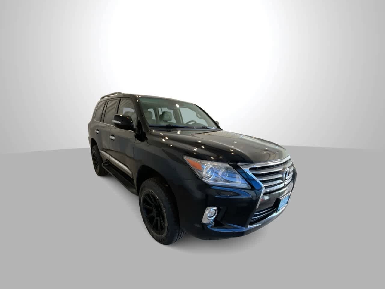 2015 Lexus LX 570 photo 2