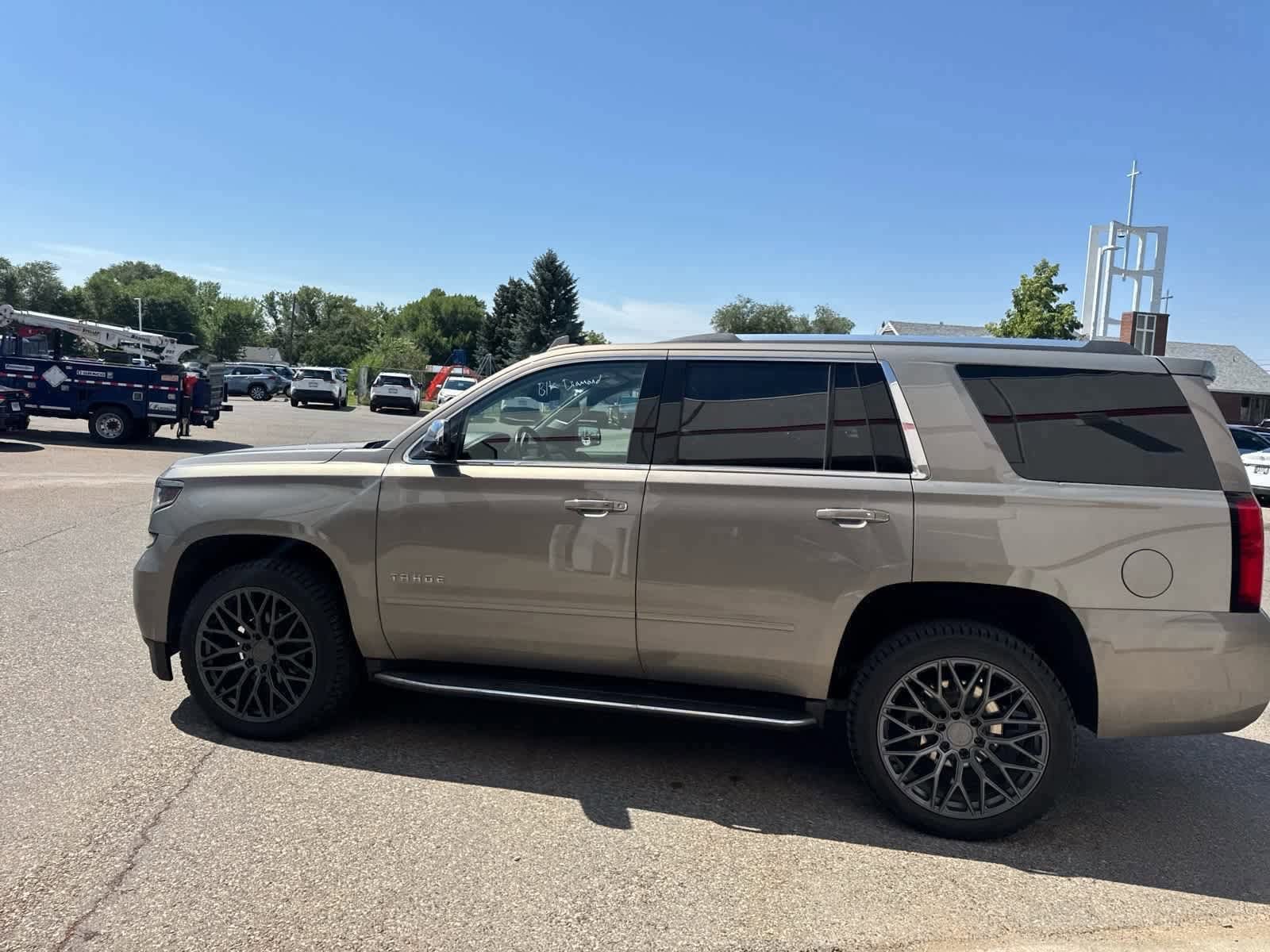 Thumbnail: 2018 Chevrolet Tahoe - 14