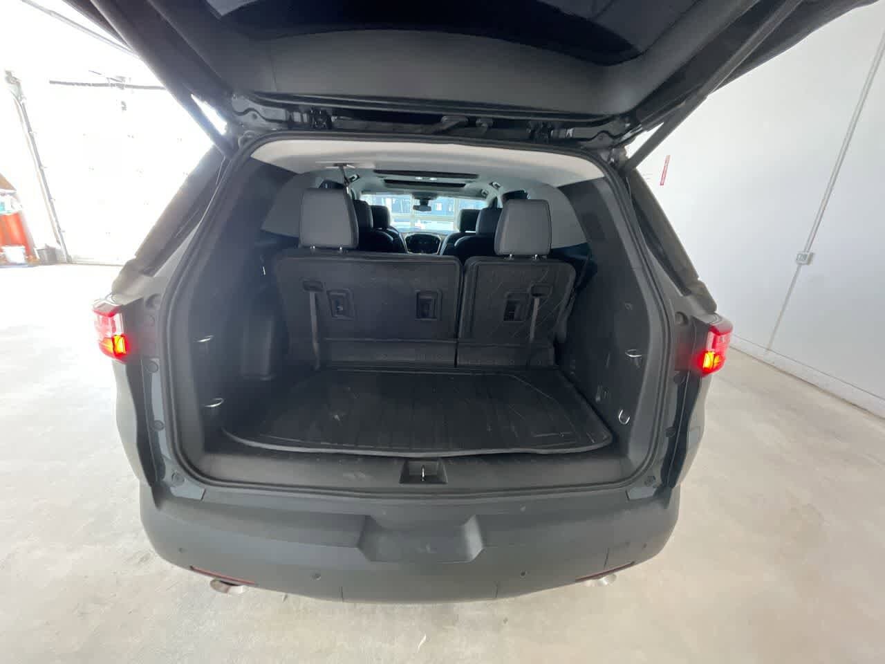 Thumbnail: 2020 Chevrolet Traverse - 25