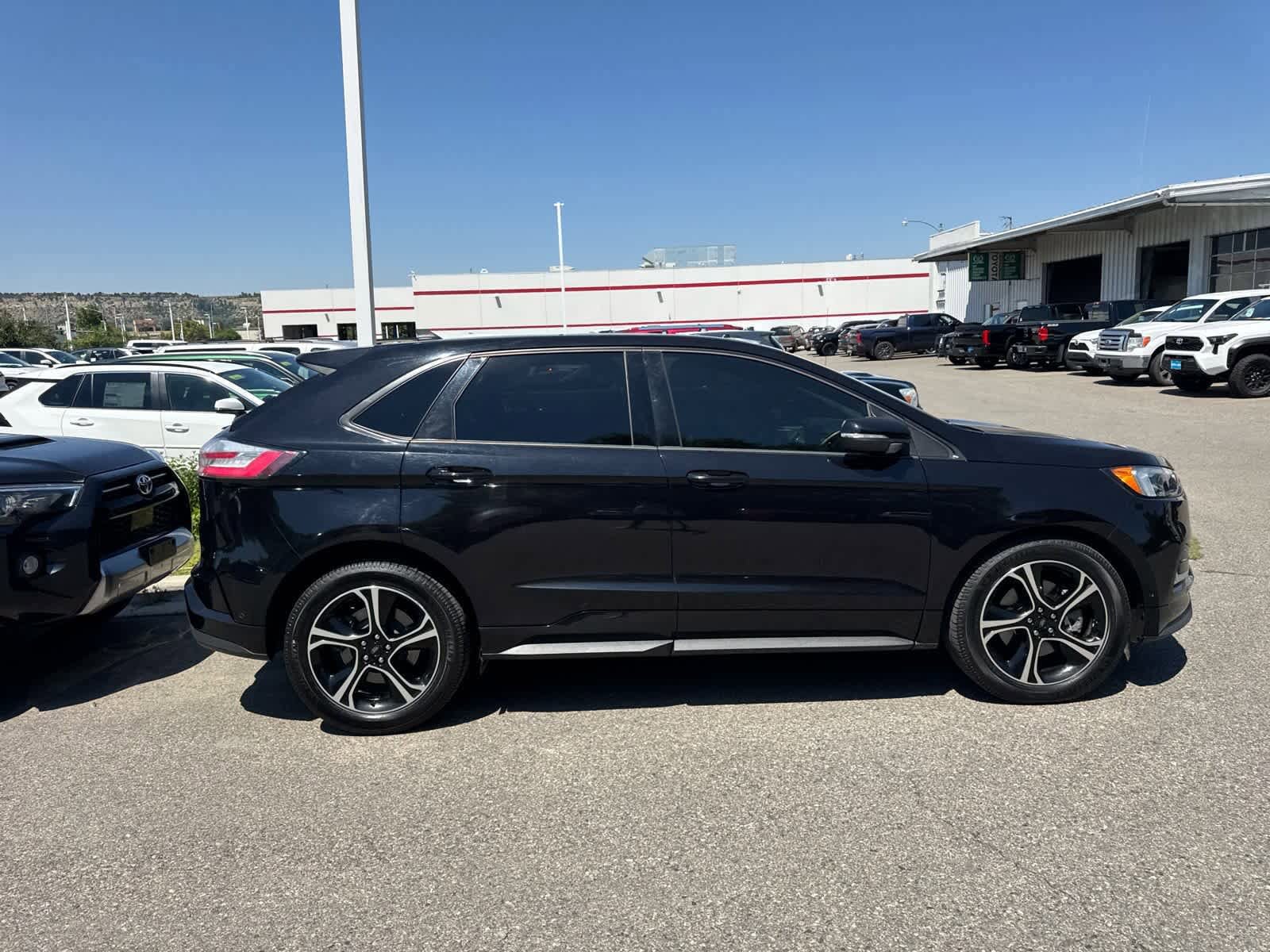 Thumbnail: 2020 Ford Edge - 13
