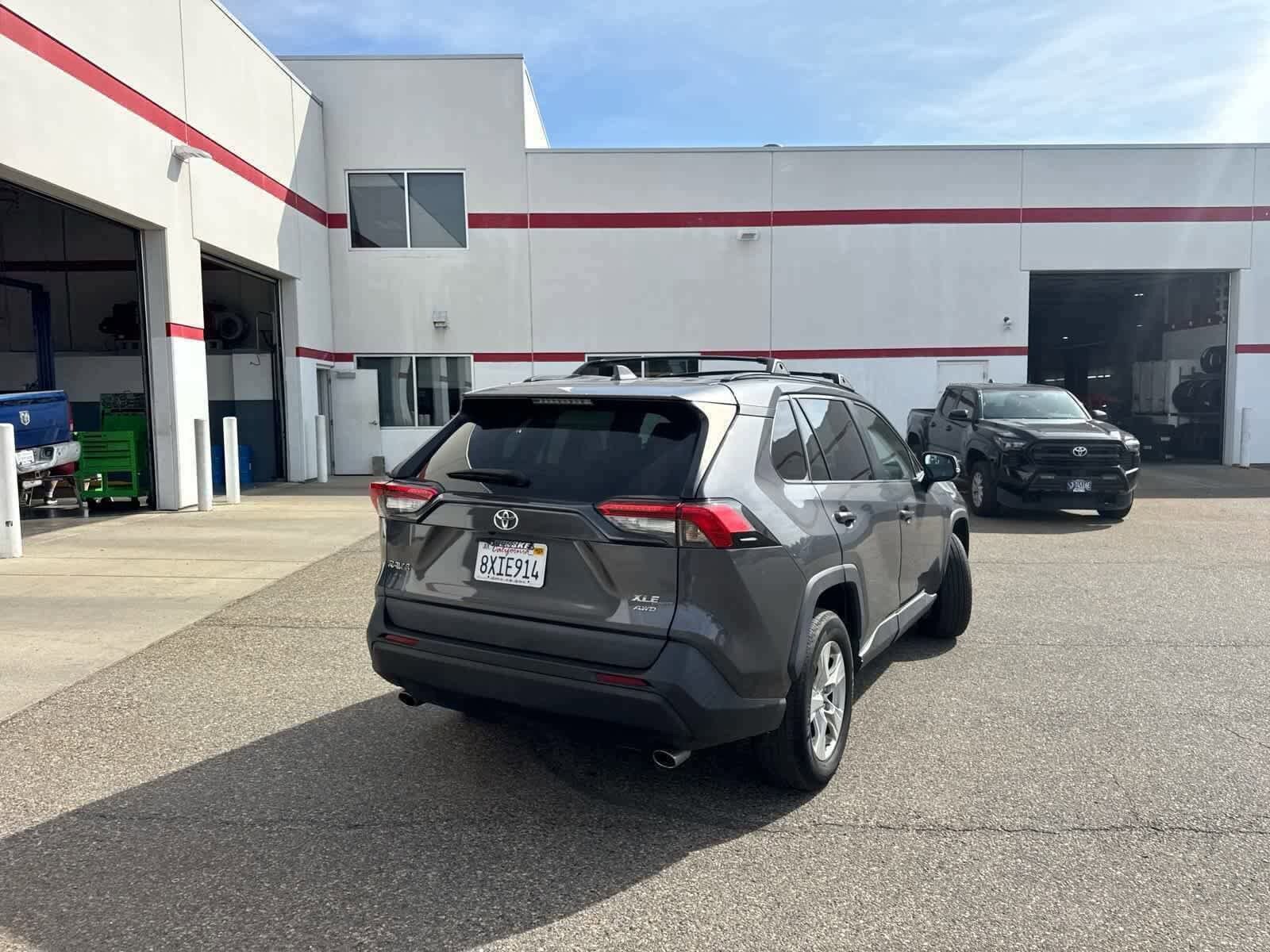Thumbnail: 2021 Toyota RAV4 - 19