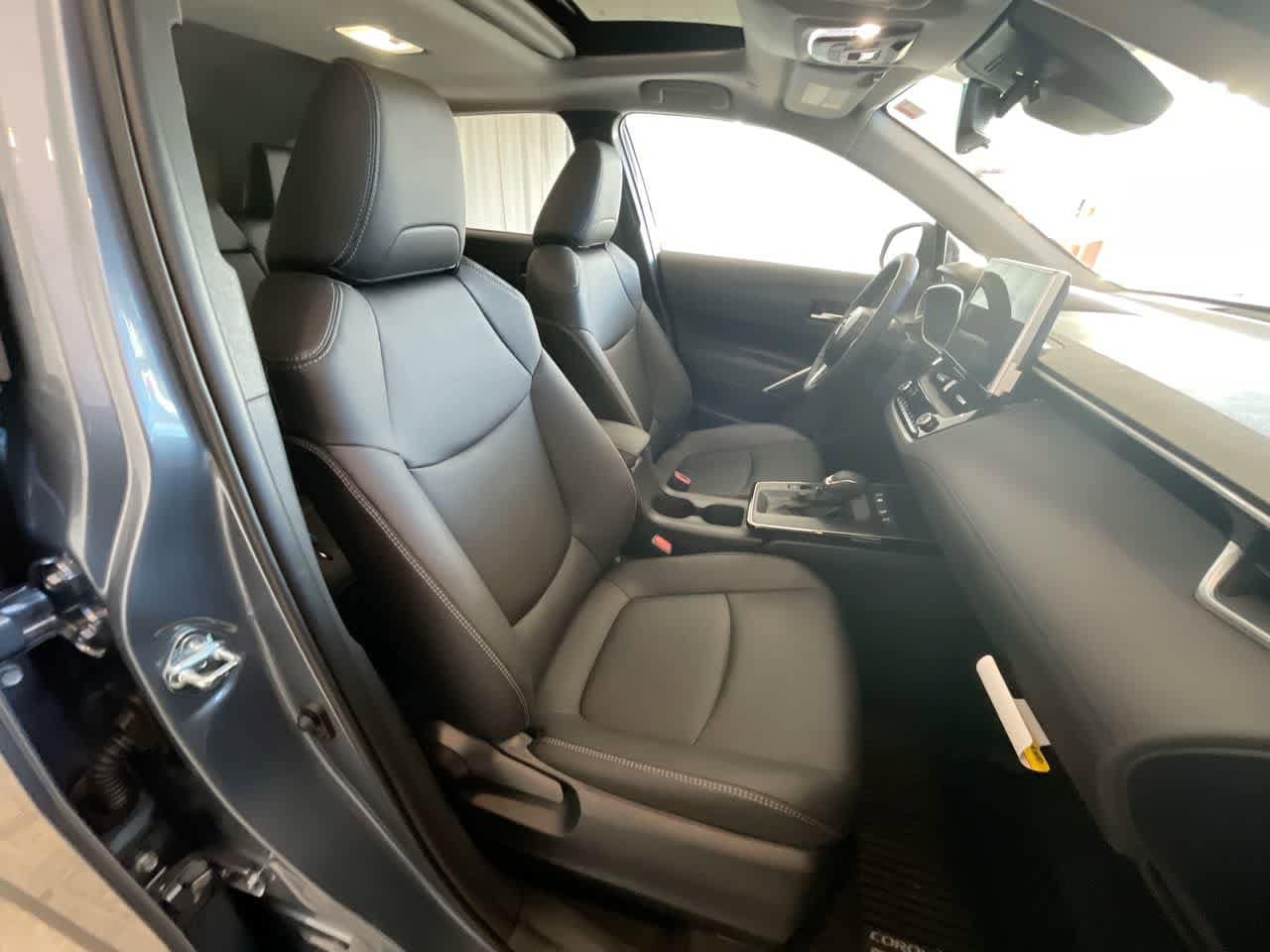 Thumbnail: 2026 Toyota Corolla Cross - 25