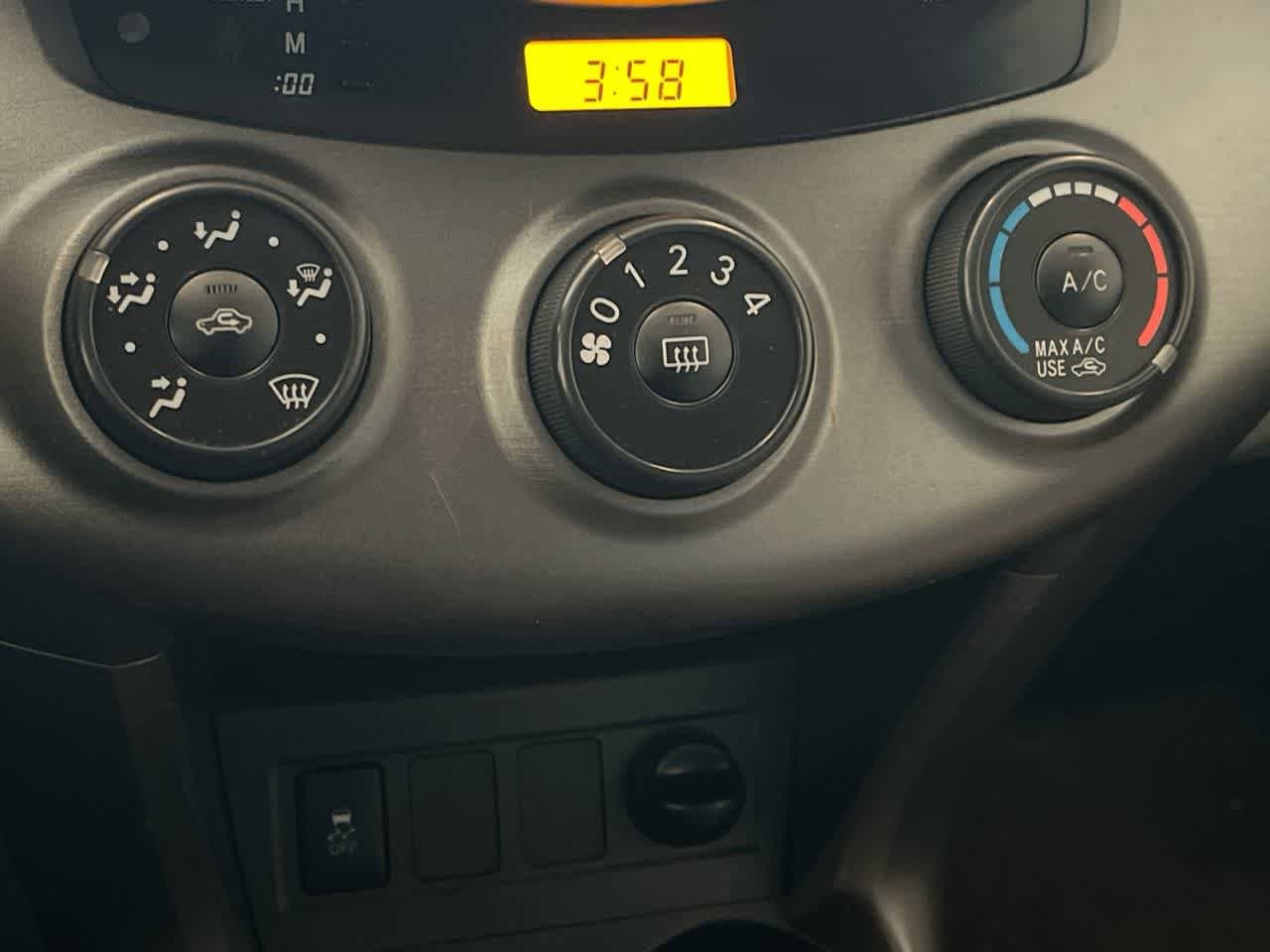 Thumbnail: 2011 Toyota RAV4 - 17