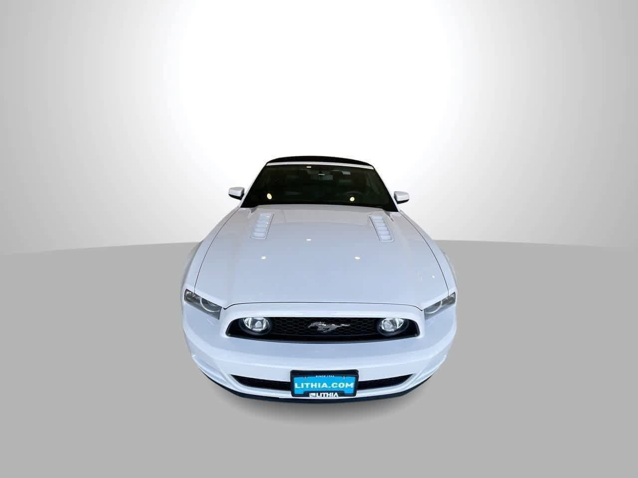 2014 Ford Mustang GT Premium Convertible photo 3