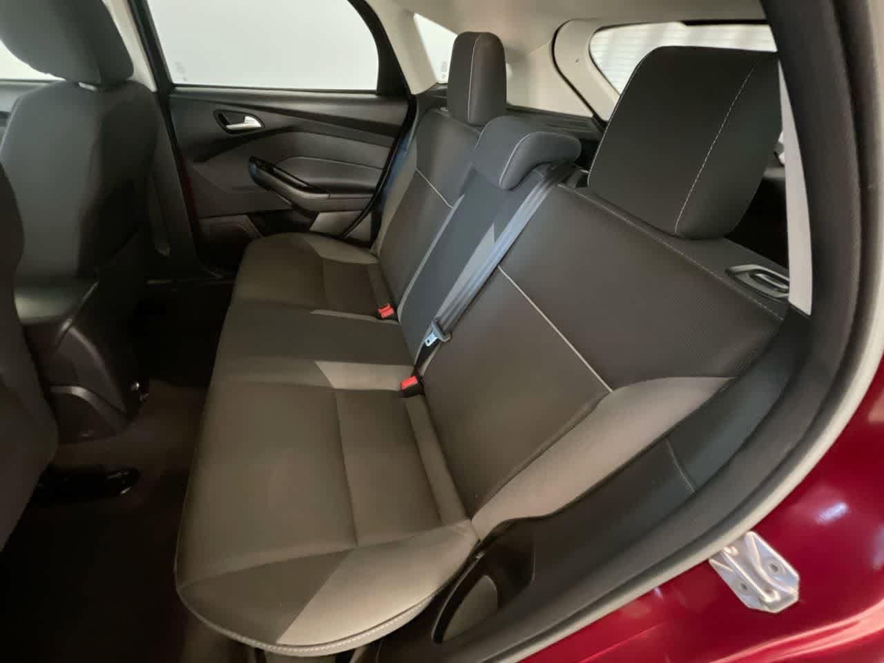 Thumbnail: 2014 Ford Focus - 20