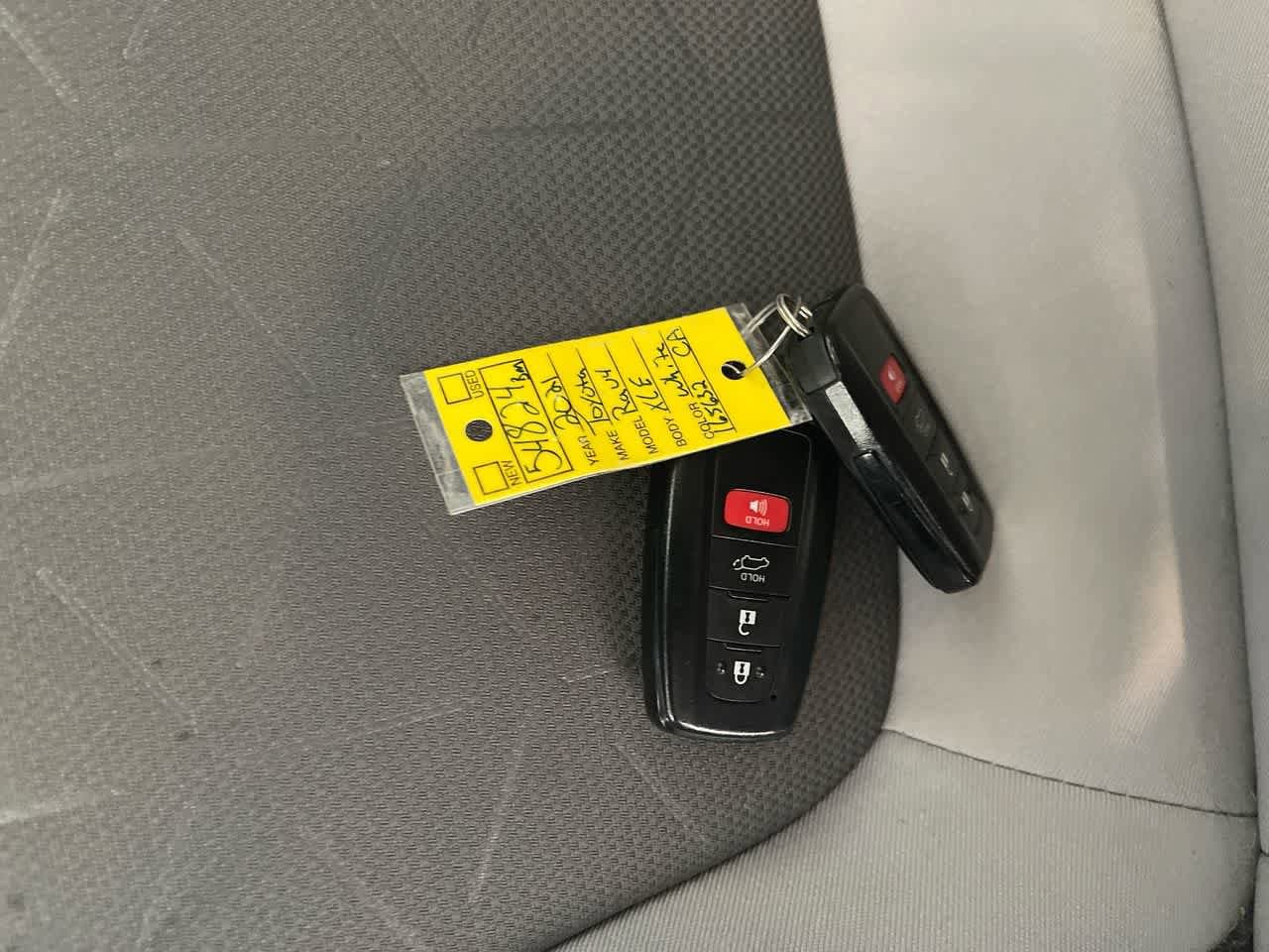 Thumbnail: 2021 Toyota RAV4 - 27