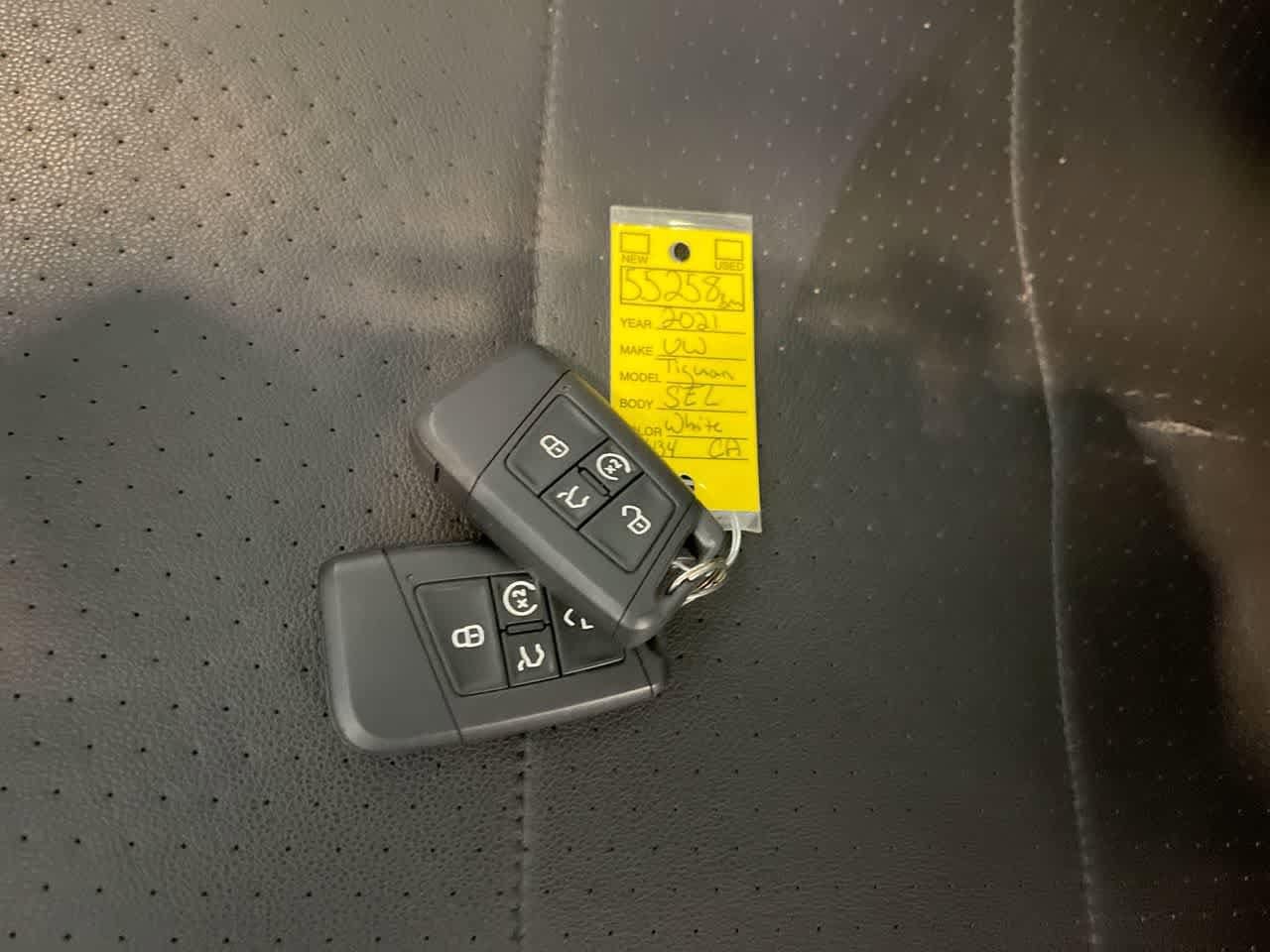 Thumbnail: 2021 Volkswagen Tiguan - 28