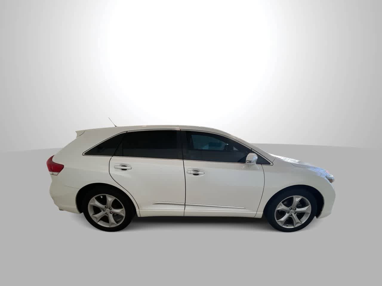 Thumbnail: 2015 Toyota Venza - 9